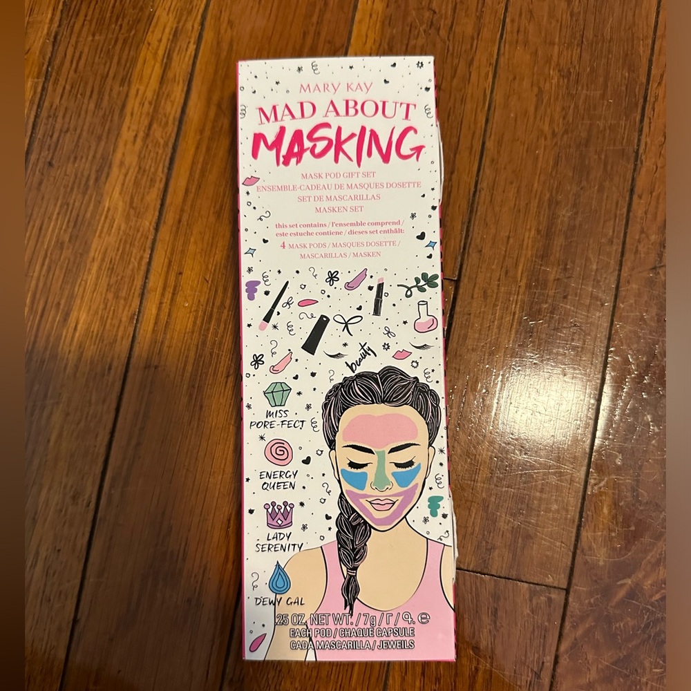 Mary Kay Limited Edition Mad About Masking Pod Gift Set